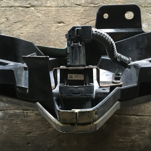 Решетка радиатора TOYOTA Estima GSR50 с камерой