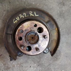 Ступица Toyota SV32/VZV30/VZV32/SV41 Camry/Vista зад, лев 2WD Дисковые тормоза. Без ABS. Голая без диска и суппорта и колодок. 42305-20090.42305-20070.4650