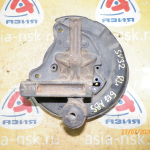 Ступица Toyota SV32/VZV30/VZV32/SV41 Camry/Vista зад, лев 2WD Дисковые тормоза. Без ABS. Голая без диска и суппорта и колодок. 42305-20090.42305-20070.4650