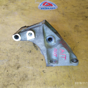 Крепление подушки ДВС Suzuki M15A SX4 2WD a/t зад. R