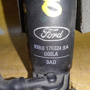 Насос омывателя Ford 93BB-17K624-BA Focus 1 CAK стекла 2 выхода