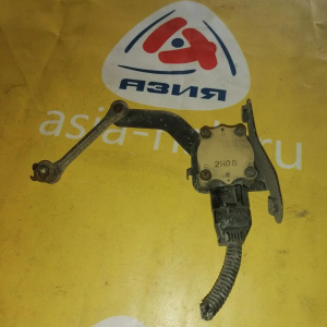 Датчик уровня кузова Toyota Harrier MCU15 R