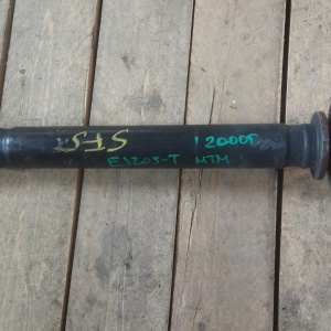 Кардан Subaru SF5 Forester EJ205 4WD a/t На гранате. Длинна передней части от середины крестовины до подвесного-47см.