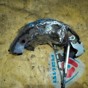 Колодки тормозные Toyota Passo KGC10/QNC10 Барабанные тормоза. Комплект на два колеса. R 04495-B1010. 04495-B1080