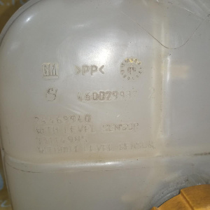 Бачок расширительный Opel Astra H A04 дефект 13114995,