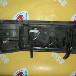Вставка между стопов Toyota Granvia KCH16 L