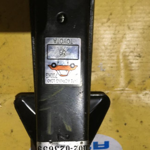 Домкрат Toyota NZE120/NZE121/NZE124/ZZE122/ZZE124/GXE10/SXE10/AT190/ST190/ST195/AT210/ST210/ST200/ST202 09111-02020 700 кг. (H).