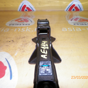 Домкрат Toyota Corolla/Sprinter AE100/AE101/AE104/AE110/AE114/AE115/EE103/EE104/EE106/CE100/CE101/CE110/AE111 700 кг.