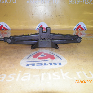 Домкрат Toyota Corolla/Sprinter AE100/AE101/AE104/AE110/AE114/AE115/EE103/EE104/EE106/CE100/CE101/CE110/AE111 700 кг.