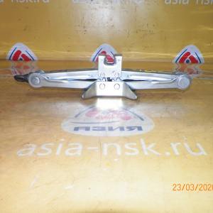 Домкрат Toyota AT210/AT212/CT210/ST215/ST200/ST202/ST206/ST207/ST208/ST203/ZZT230/ZZT231/EXZ10/EXZ15 800 кг.