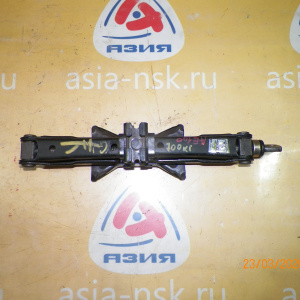 Домкрат Toyota Sprinter AE100/EE100/CE100/AE101/AE104/SV21/VZV21/ST180/AT170/ST170/EL30/EL44. 09111-12100. 09111-12130 700 кг. (G).