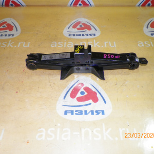 Домкрат Subaru Legacy BPE/BP5/BP9/BL5/BL9/BLE 97032AG000 800 кг./850кг.