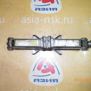 Домкрат Nissan Cedric/Cefiro Y31/A31/C32/C33/R31/R32 99550-41L10. (1). 850 кг.