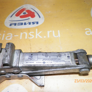 Домкрат Nissan Cedric/Cefiro Y31/A31/C32/C33/R31/R32 99550-41L10. (1). 850 кг.