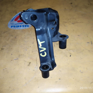 Крепление подушки ДВС Honda D16A HR-V GH3/GH4 2WD/4WD CVT верх. перед, прав в 50825-S2H-990