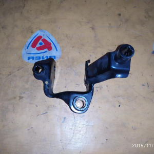 Крепление подушки ДВС Honda D16A HR-V GH3/GH4 2WD/4WD CVT верх. перед, прав в 50825-S2H-990