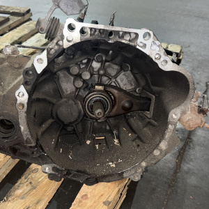 МКПП Toyota 3ZZ/4ZZ 2WD 5 ступая, кулиса спереди  23 шлица Avensis ZZT220