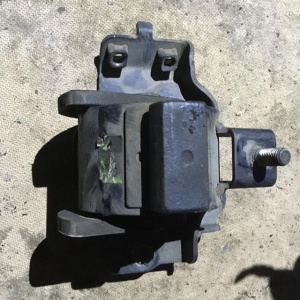Подушка двигателя Toyota 3S Camry SV35/SV43 4WD a/t железн. L 12372-74540