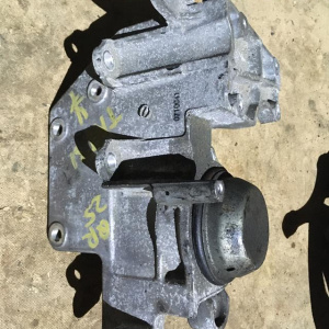 Подушка двигателя Nissan QR25 X-Trail TNT31 4WD CVT с кронштейном перед, лев 11220JG31B