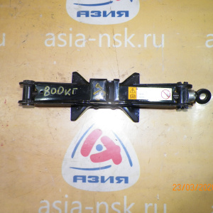 Домкрат Mazda Axela/Premacy BL5FP/BLEAP/BLEFP/BL3FW/BL5FW/BLEAW/BK3P/BK5P/BKEP/CREW/CR3W C24337790. GJ6A37790 800кг.