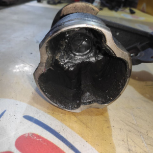 Привод Mazda EP3W/TM3/TM1 Tribute L3-DE перед, прав 4WD a/t Вал промежуточный с стаканом 28шл. GA3525700