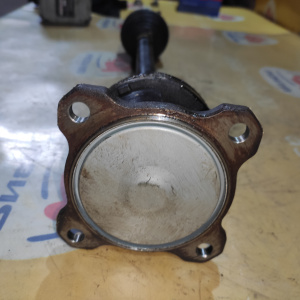 Привод Suzuki TD54W/TD94W/TA74W Escudo/Grand Vitara J20A/H27A/M16A перед, лев Дефект внутреннего пыльника 44102-65J00