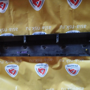 Накладка на дверь Toyota Estima ACR30/40 перед, прав 76913-28030