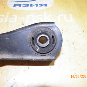 Рычаг Toyota CM30/KM30/KM31/YM30/YM31/CM40/CM41/YM40/YM41 Lite Ace/Town Ace зад, лев прод. под пружину