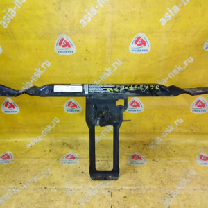 Рамка радиатора Jeep Cherokee/Liberty KJ '2001-2007 верхняя планка с замком капота