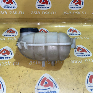 Бачок расширительный BMW 3-Series F30 с датчиком 17137609468, 17137642160 '2013