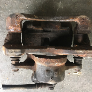 Суппорт Toyota ZRT265 Allion/Premio перед, прав 60-22