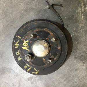 Ступица Nissan K13 March зад, прав ABS. Барабанные тормоза. В сборе.