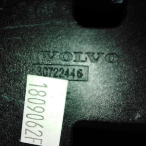 Крепление магнитофона Volvo S60 RS/SW/SZ '2005-2009 30722446