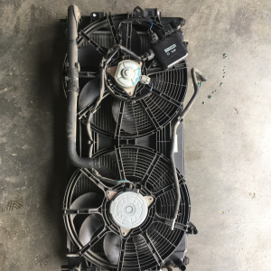 Радиатор охлаждения Nissan ZE0 Leaf EM61