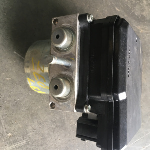 Блок ABS Nissan ZE0 Leaf EM61 47660 3NA0A