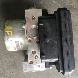Блок ABS Nissan ZE0 Leaf EM61 47660 3NA0A