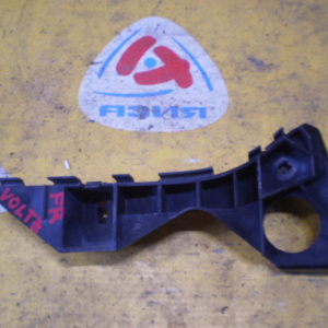 Крепление бампера Toyota Voltz ZZE136 перед, прав 52115-01040