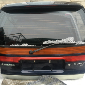 Дверь задняя MITSUBISHI Chariot N38W '1992- (спойлер)
