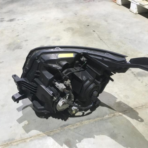 Фара Toyota 28-203 прав Voxy ZRR70 '2007-2010 ксенон