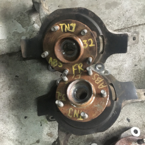 Ступица NISSAN TNJ32 Teana перед, прав 4WD ABS голая