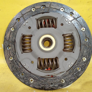 Маховик Ford F6JA/F6JB Fiesta 5 CBK/JH/JD/JU '2003 1.4L TDCi 5MT B5/IB5 с корзиной и диском 9649190580, 9659096780, 9659096880