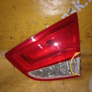 Стоп Hyundai ix35 LM/TM '2009-2015 R в дверь багажника (скол на стекле) 92406-2S020