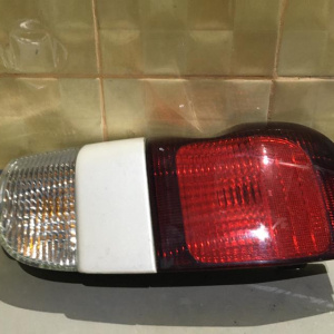 Стоп Toyota 26-81 R Granvia RCH11