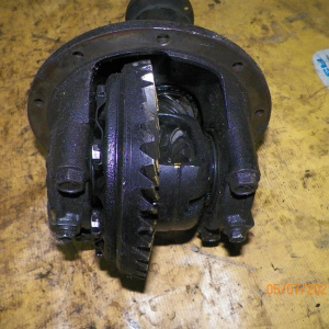 Редуктор TOYOTA KR27/KR41/KR42/CR41/CR42/CM50/CM51/CM55/KM50/KM51/CR21/CR26/CR27/CR28/YM30 R 41/9 дефект большой шестерни (скол на 3 зубьях) (４．５５５).