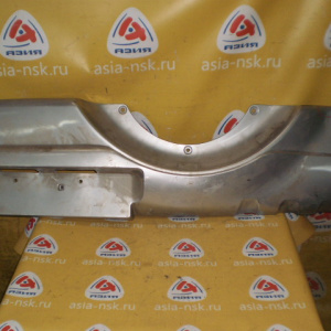 Накладка 5-й двери Toyota RAV4 ACA20 дефект LHD 76811-42170