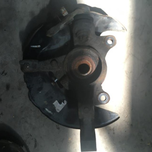 Ступица Toyota ZZE136/ZZE137 Voltz перед, прав 2WD ABS голая 43211-12420