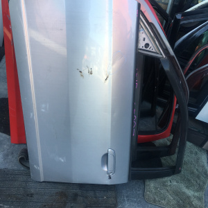 Дверь боковая HONDA Civic ES1/ES2/ES3 перед, лев (дефект) цена за голое железо