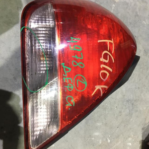 Стоп NISSAN 4978 L Bluebird Sylphy G10 '2003-2005 дефект корпуса