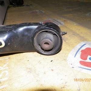 Балка TOYOTA ZVW30 Prius ABS DISK без дисков и суппортов R 5/100