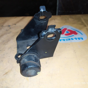 Крепление подушки ДВС Toyota 1ZZ Allion/Premio ZZT240 U341E L 12325-22150 ( EW )